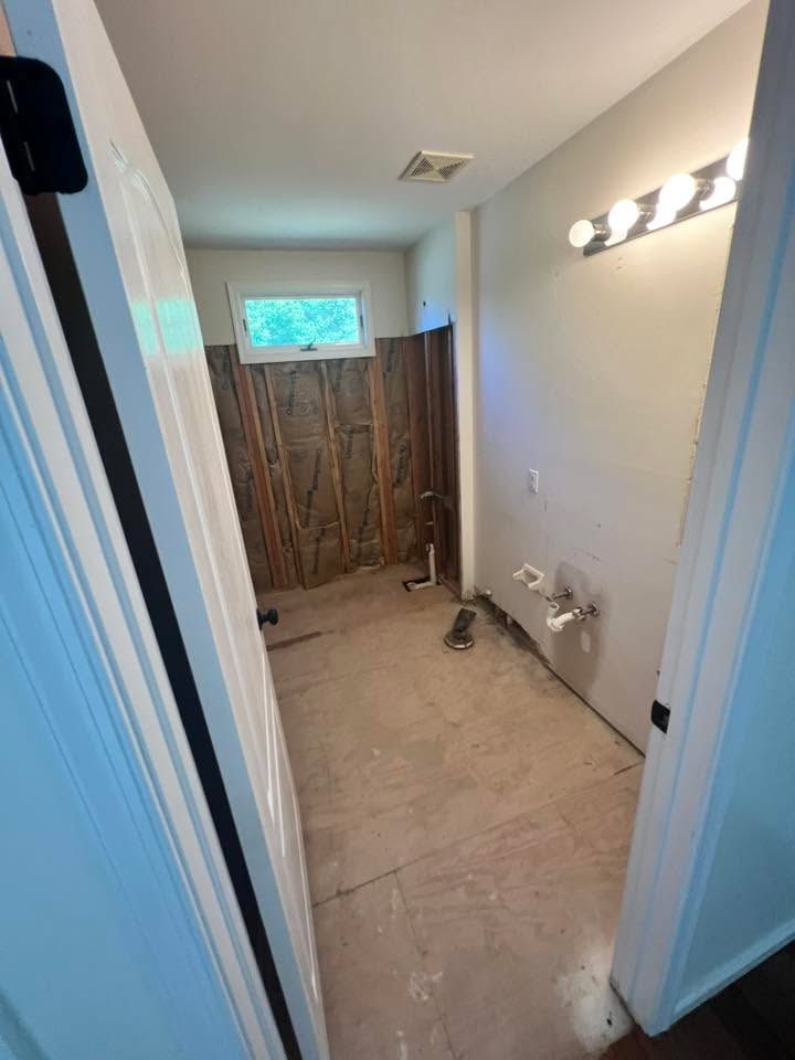 hall bath 2